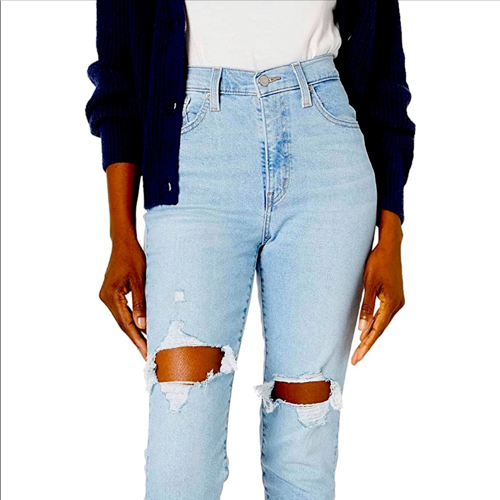 High waist Levi mom jeans.